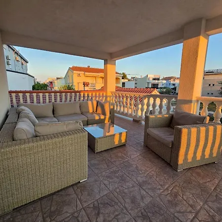 Olea 1930 - Beachfront 1-bedroom *