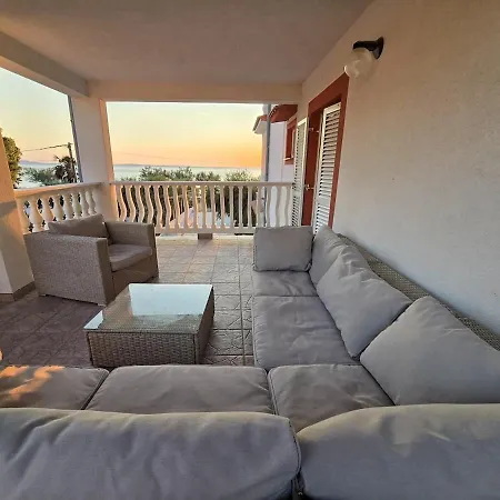 Olea 1930 - Beachfront 1-bedroom