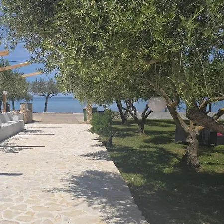 Olea 1930 - Beachfront 1-bedroom Lejlighed *
